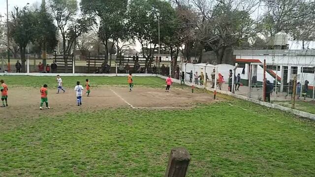 Partido de fútbol infantil finalizó con agresiones en Rosario.
