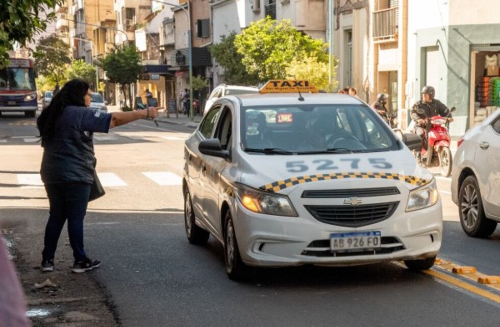 San Miguel de Tucumán implementa medidas para taxis en carriles exclusivos