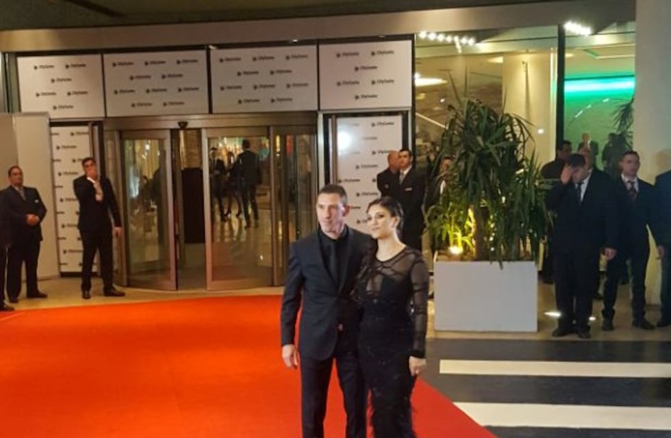 La farándula local dijo presente: Maxi Rodríguez y el Mago Coria pasaron por la alfombra roja