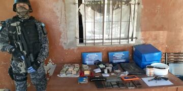 Allanamientos en zona oeste: cuatro detenidos, secuestro de armas y dinero (Ministerio de Seguridad)