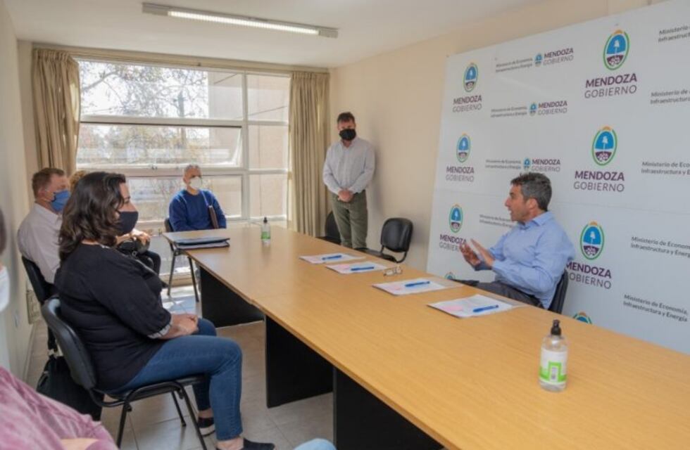 Pymes y productores del Sur  firmaron los primeros 5 contratos de Mendoza Activa