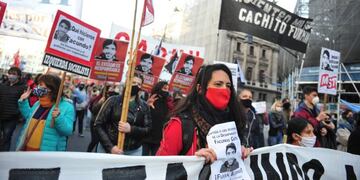 Marcha hacia la casa de la provincia de Buenos Aires por Facundo Astudillo Castro (Foto: Clarín)