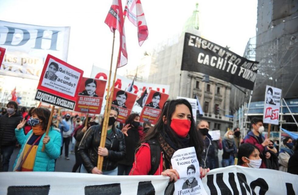 Organizaciones sociales y políticas marcharon por Facundo Astudillo Castro y hubo un detenido