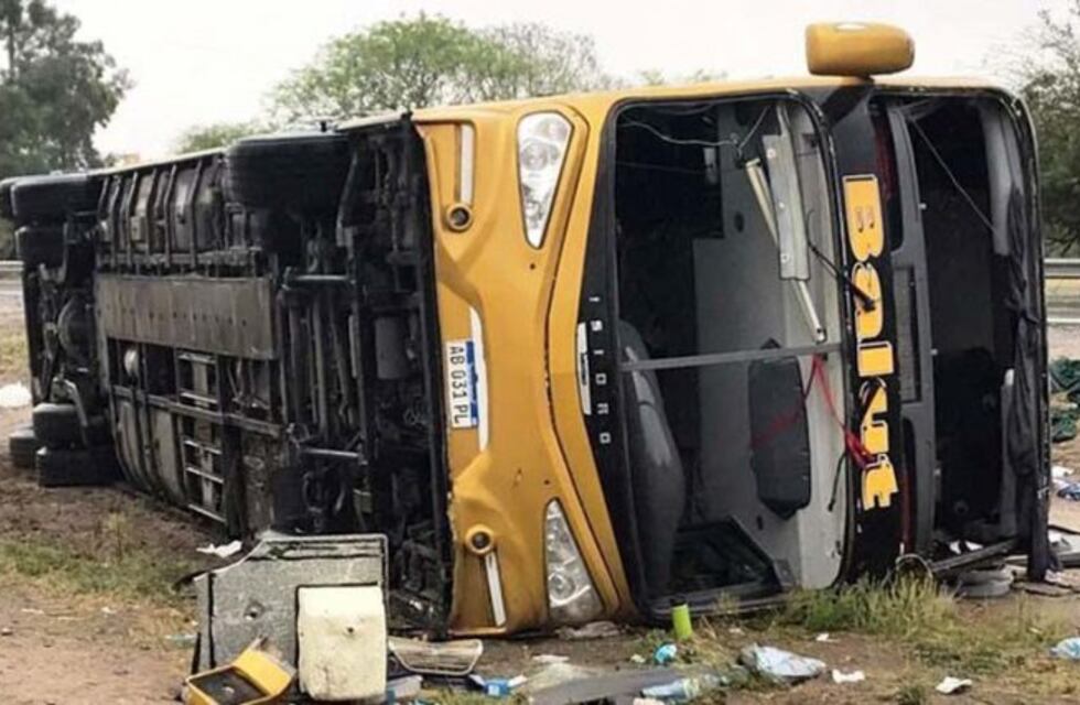 Falleció una niña pampeana de 3 años en el vuelco de un micro en Tucumán