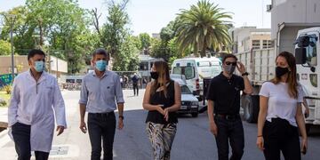 El intendente Ulpiano Suarez junto al director del Hospital Central, Ariel Herrera, recorrieron el Hospital Central\u002E