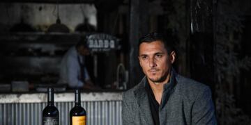 Nicolás Burdisso presentando su propio vino\u002E