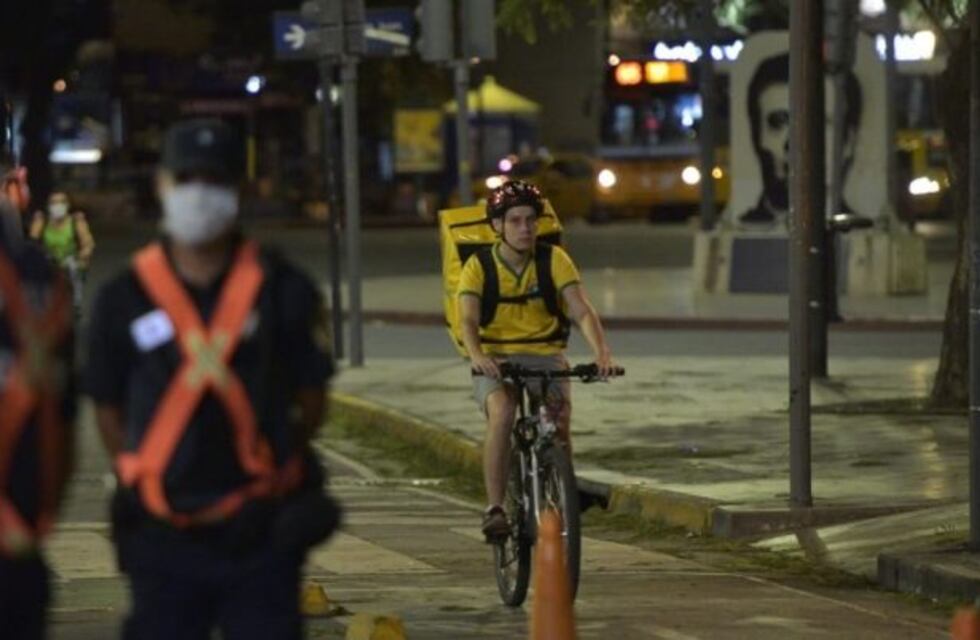 Personal de delivery de Córdoba pide urgente contar con guantes y barbijos