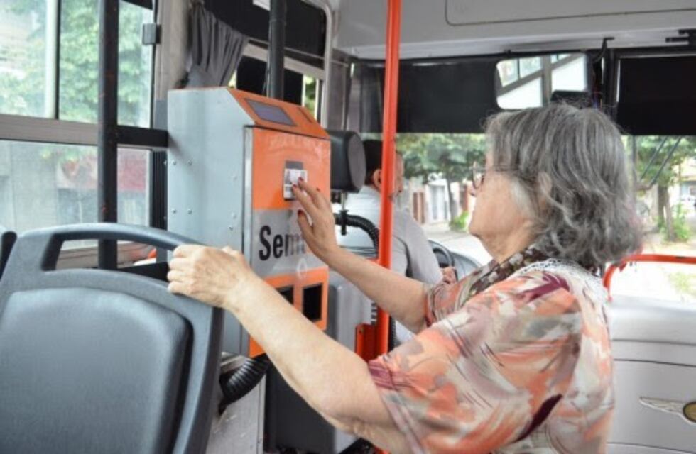 Cambiará el sitio designado para retirar las credenciales del transporte para los adultos mayores