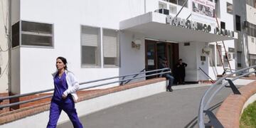 El sospechoso fue a visitar a un familiar en el Policlínico Pami II violando el aislamiento\u002E (Archivo)