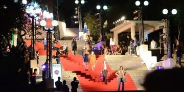 Desfile Real en las escalinatas del Parque Sarmiento