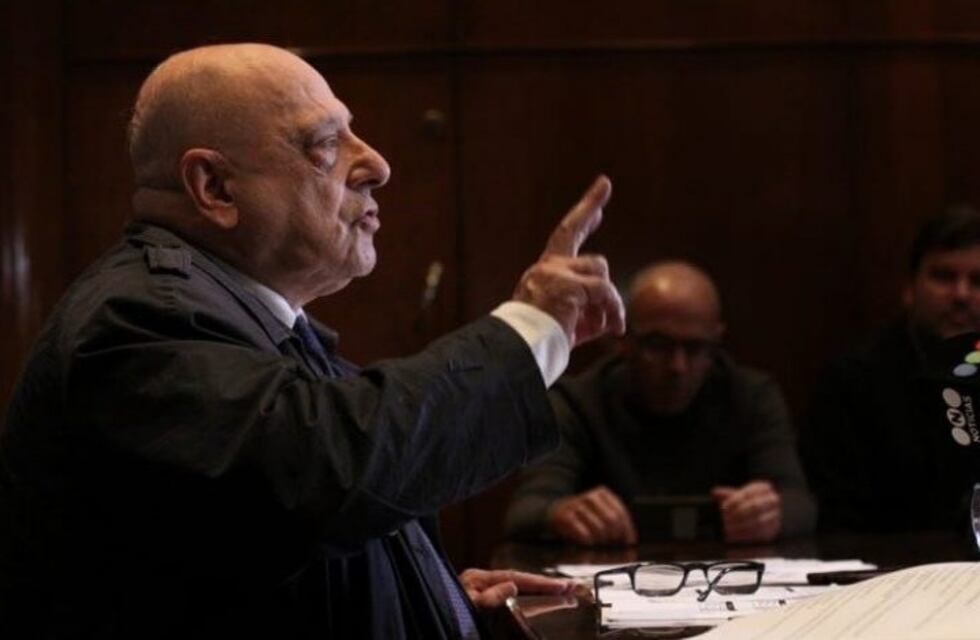 Arroyo habló en contra de Vidal y Montenegro defendió a la Gobernadora