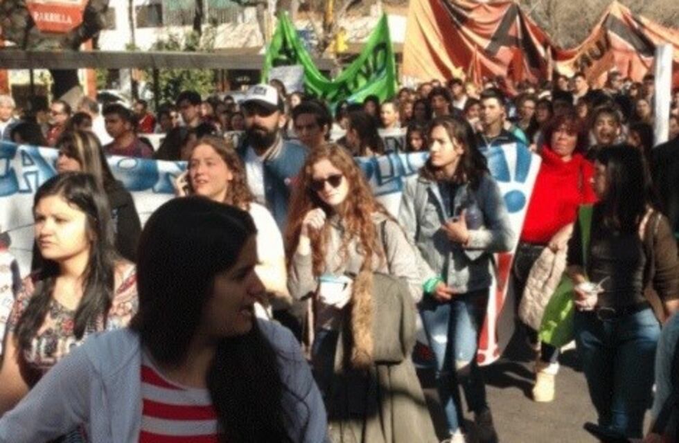 Facultades tomadas en la UNCuyo y estudiantes que preparan la marcha
