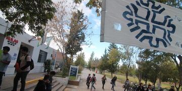 Continúa el paro universitario en Neuquén que se extenderá toda la semana\u002E