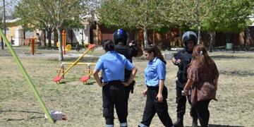 Los vecinos del 828 se asustaron al ver el colorido objeto\u002E