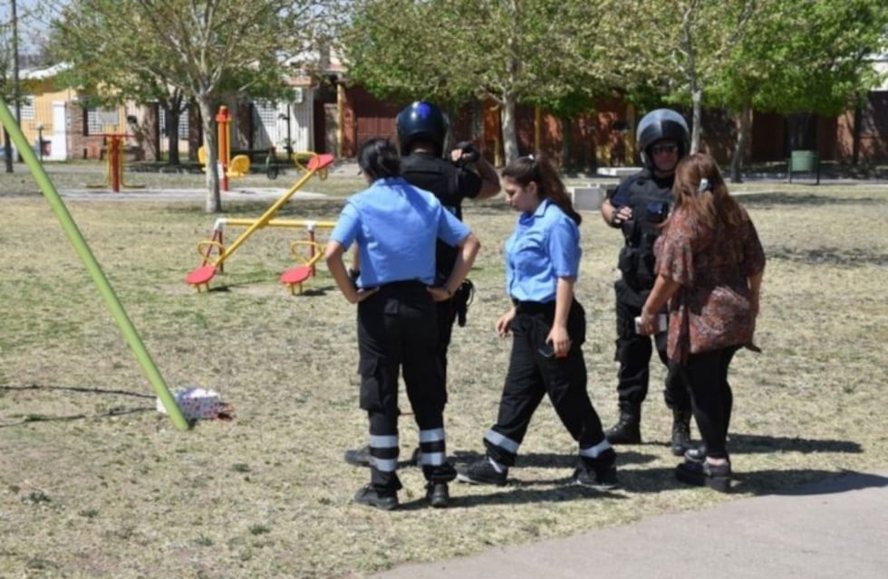 Una caja asustó a vecinos, policías y hasta al cura del barrio