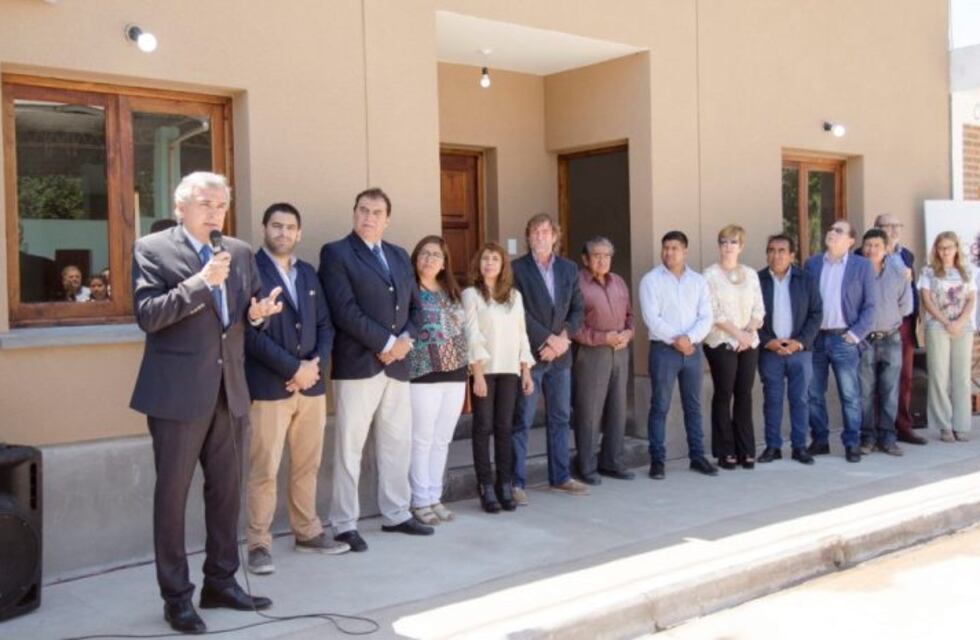 Damnificados de Volcán recibieron sus viviendas reconstruidas