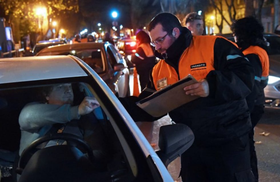 Conductor alcoholizado chocó contra un patrullero