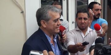 Imagen archivo\u002E El intendente Alberto Nievas a la salida del Juzgado Federal N°1 de Chaco\u002E