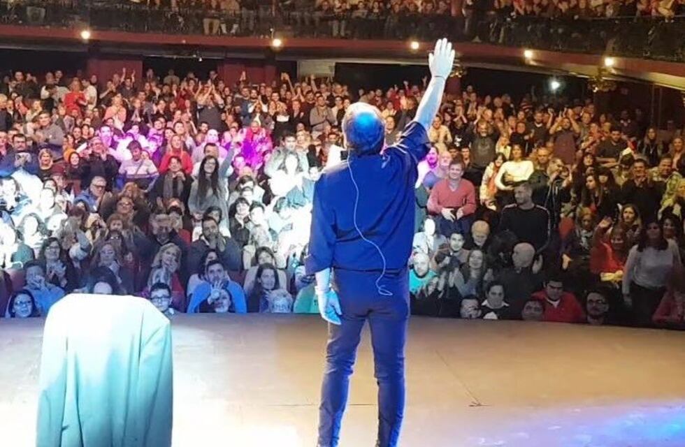 Baby Etchecopar desafió a sus detractores feministas durante su show en Rosario