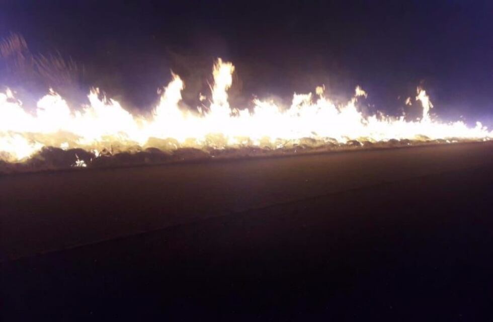 Lograron apagar un incendio en Riocito y controlaron otro en La Florida; hay un detenido