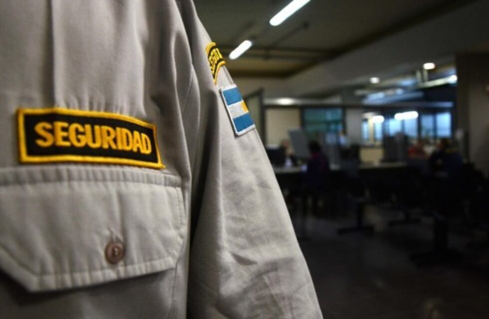 Crece la contratación en negro de vigiladores privados que ya representan el 50% del total