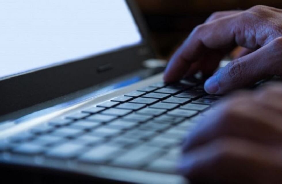 Advierten sobre los peligros de pactar compras por las redes sociales