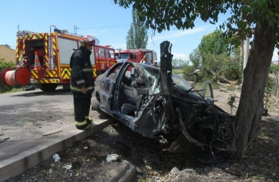 Cinco jóvenes heridos tras un tremendo accidente en Luján