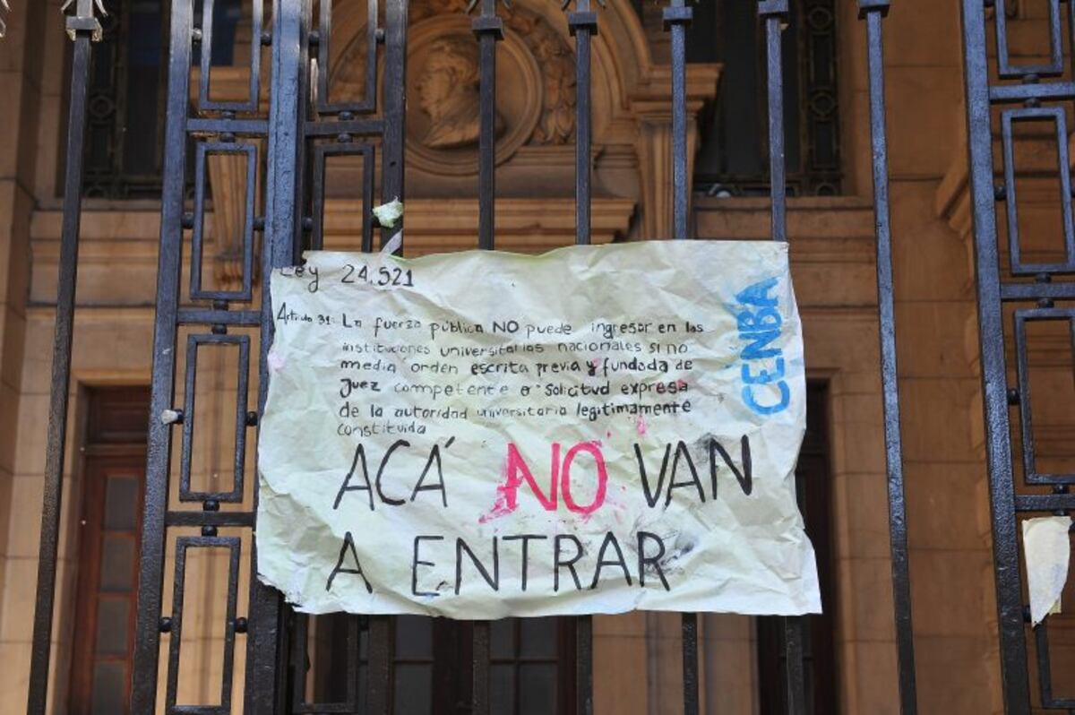 Colegio tomado por estudiantes en Buenos Aires\u002E (DPA)\u002E