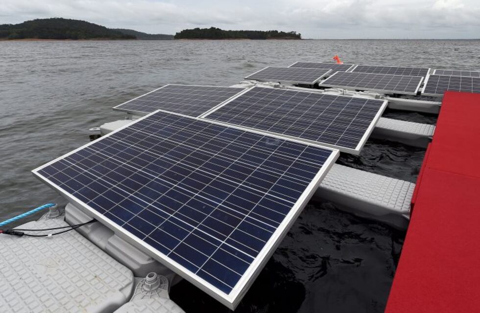 El gobierno quiere instalar una fábrica de paneles solares en Mendoza