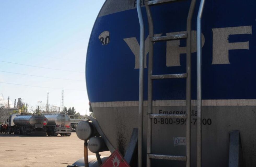 Proyecto para que el combustible tenga precio uniforme en el país