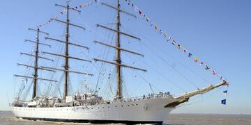 05-11-2016 CIUDAD Llegada de la Fragata Libertad al puerto de buenos aires buque escuela DYN13, BUENOS AIRES 05/11/2016, LA FRAGATA LIBERTAD ARRIBO ESTA MAu00d1ANA AL PUERTO DE BUENOS AIRES. FOTO: DYN/JAVIER BRUSCO. buenos aires  45u00b0 viaje de instruccion de l