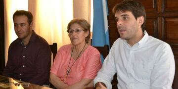 En la presentación estuvieron presentes Passaglia, Ramello y Capra\u002E (El Informante)