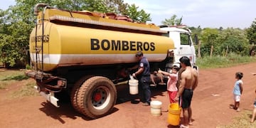 El camión cisterna estuvo en el barrio Elena este sábado\u002E