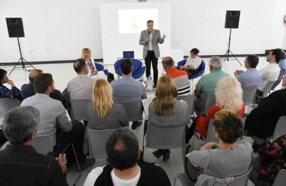 Natalia Aquilino disertó sobre los cuatro ejes de evaluación de políticas públicas