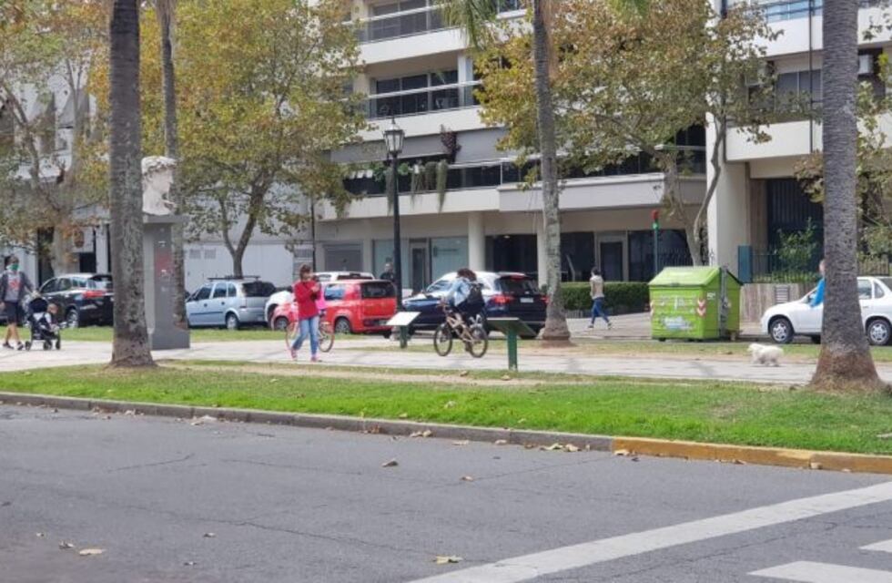 Ordenan que la Municipalidad de Rosario controle a ciclistas en Oroño y el río