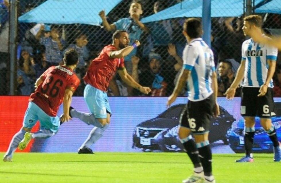 Temperley sorprendió a Racing y lo goleó 3-0 de local
