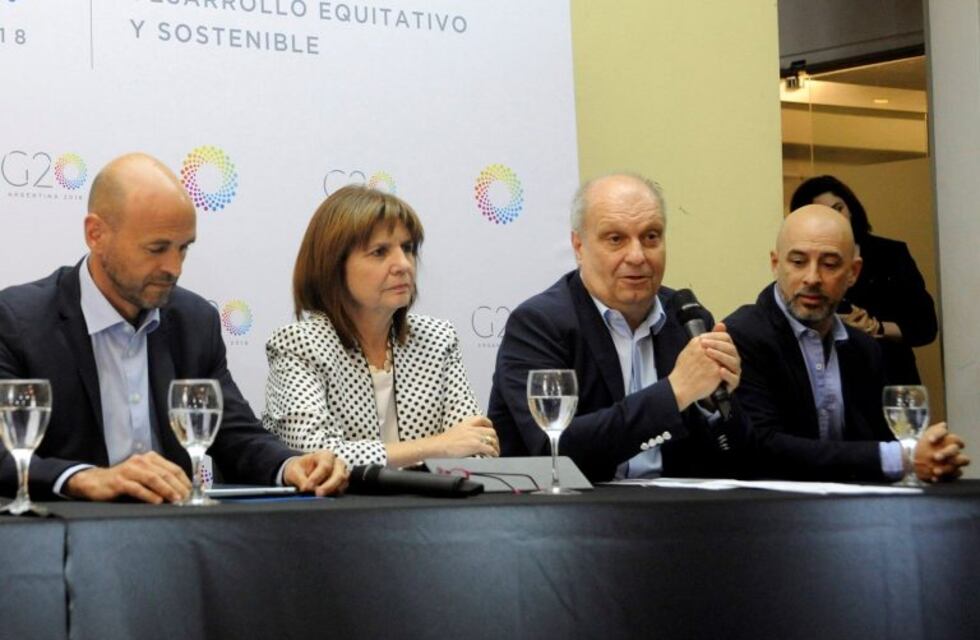 Lombardi relativizó el desaire a Macron en Ezeiza: "Fue un episodio chico".