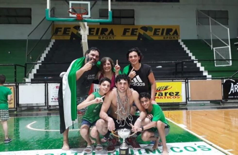 Básquet: un puntaltense hace historia en Villa Mitre