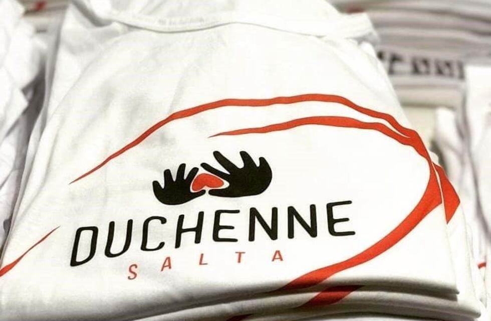 Venden remeras para ayudar a un niño salteño con Síndrome de Duchenne