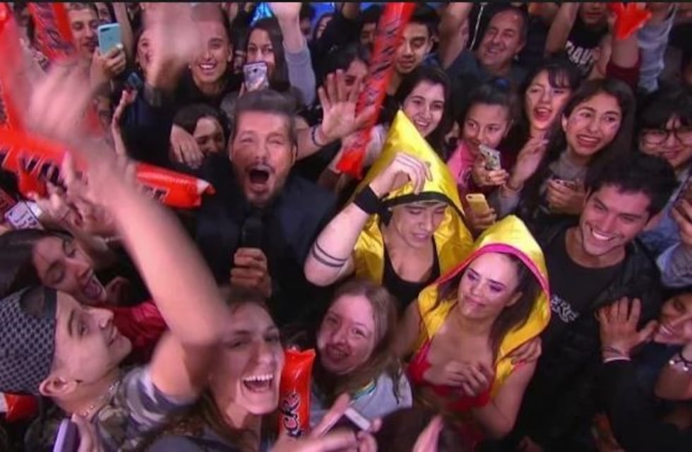 Sofía Morandi y Julián Serrano hicieron pogo con Tinelli