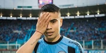 El Lucas Zelarayán con cara de pibe y el gesto Pirata. A los 32 años cumple su deseo de regresar a Belgrano (web).