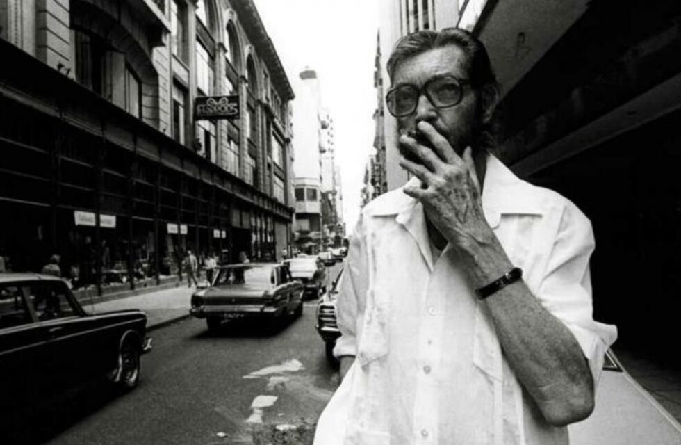 Historia de una foto: Cortázar, postal de despedida