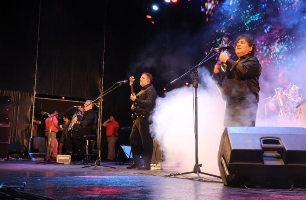 Los Palmeras y un show multitudinario en Carlos Paz