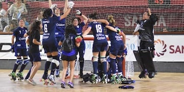 Con el stick y la bocha, Luciana Agudo, la \