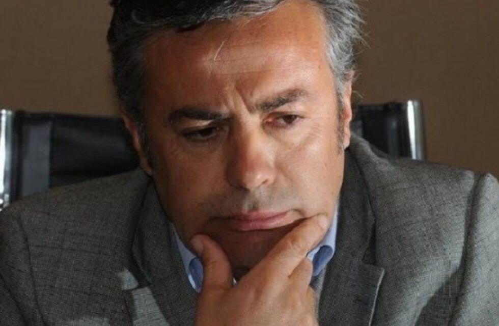 Hackearon la cuenta de Facebook de Alfredo Cornejo