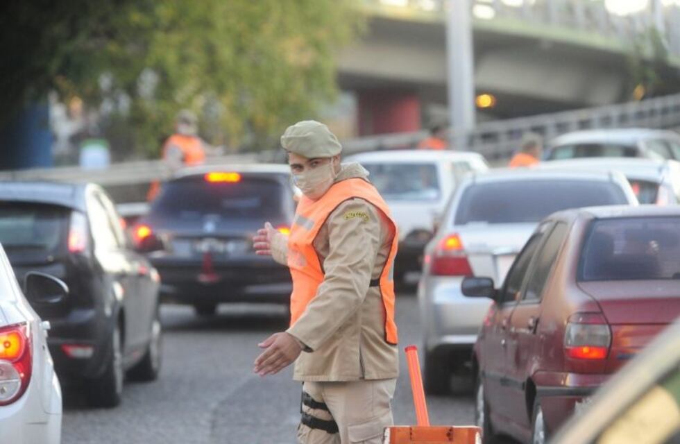 Cuarentena: más controles en la calle e inspecciones en el transporte público