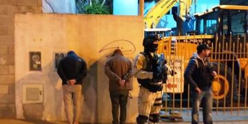 Detuvieron a dos personas en Buenos Aires vinculadas a una banda que llevaba droga a Chubut\u002E