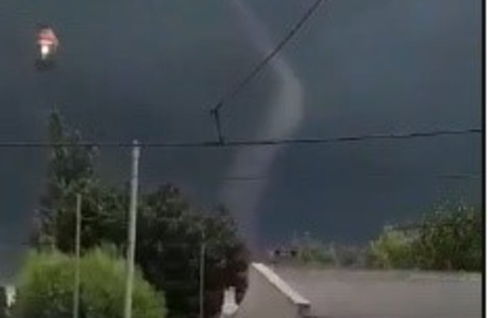 Otra vez filmaron un tornado en Victoria