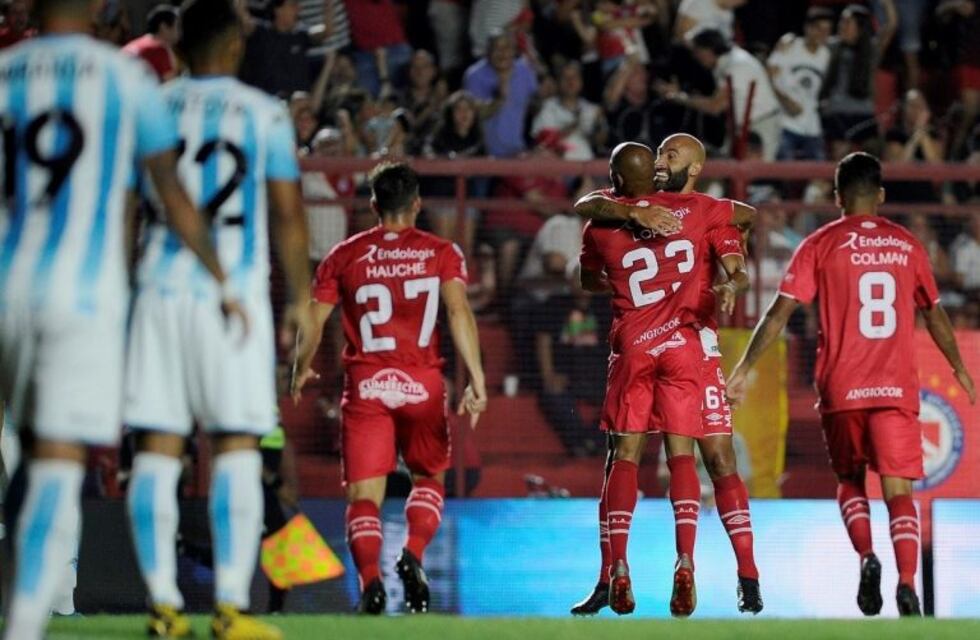Argentinos Juniors igualó 1-1 ante Racing y no logró volver a la punta de la Superliga