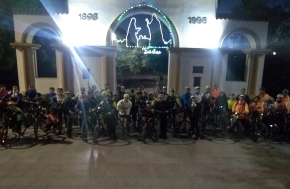 Bicicleteada navideña nocturna en Punta Alta